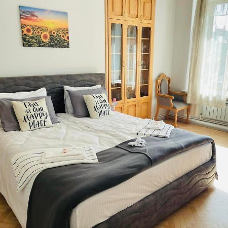 Spacious 2 Bedrooms In The Center Of Jerevan Eksteriør billede