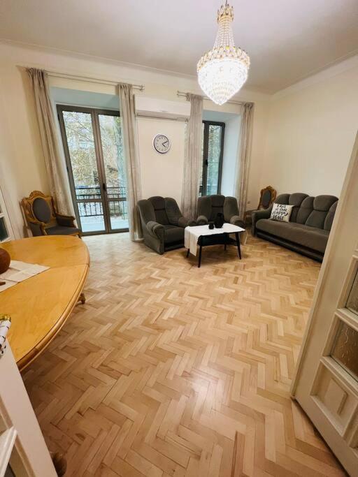 Spacious 2 Bedrooms In The Center Of Jerevan Eksteriør billede